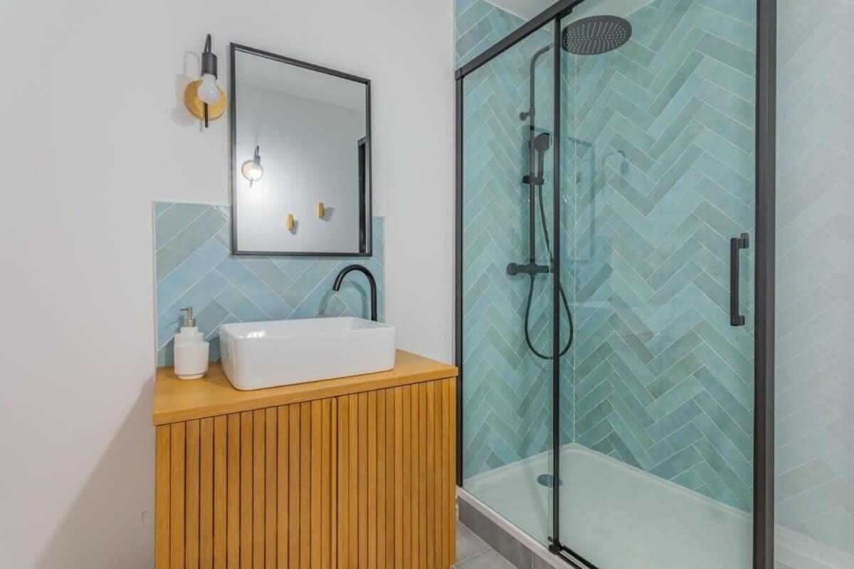 Appart'Hotel Luminous Vue Seine- Paris 15Min Жувиси-сюр-Орж Екстериор снимка