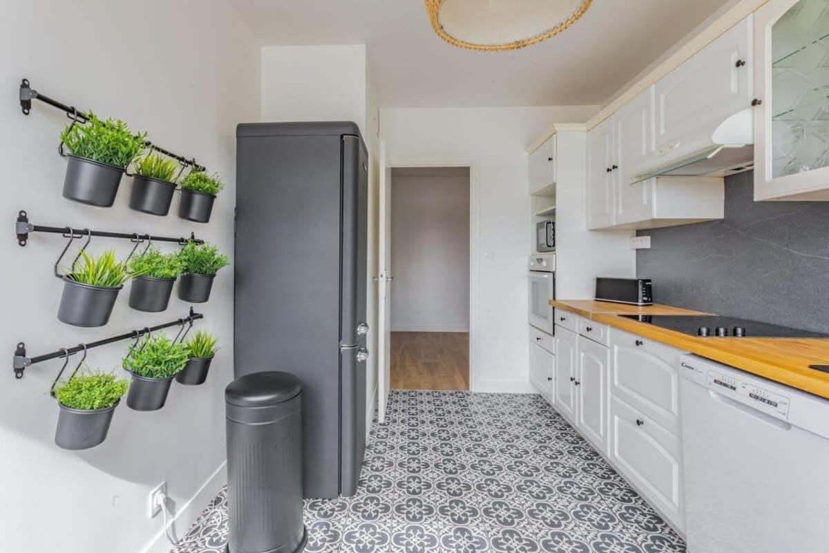 Appart'Hotel Luminous Vue Seine- Paris 15Min Жувиси-сюр-Орж Екстериор снимка